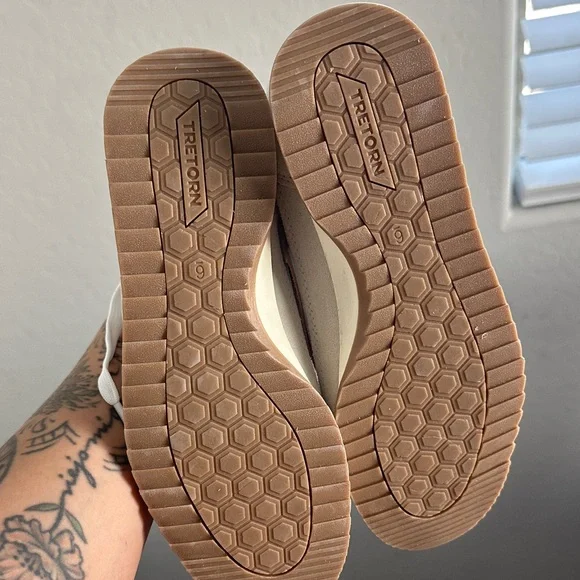 Tretorn Women's Sneakers in Cream and White - Picture 3 of 5